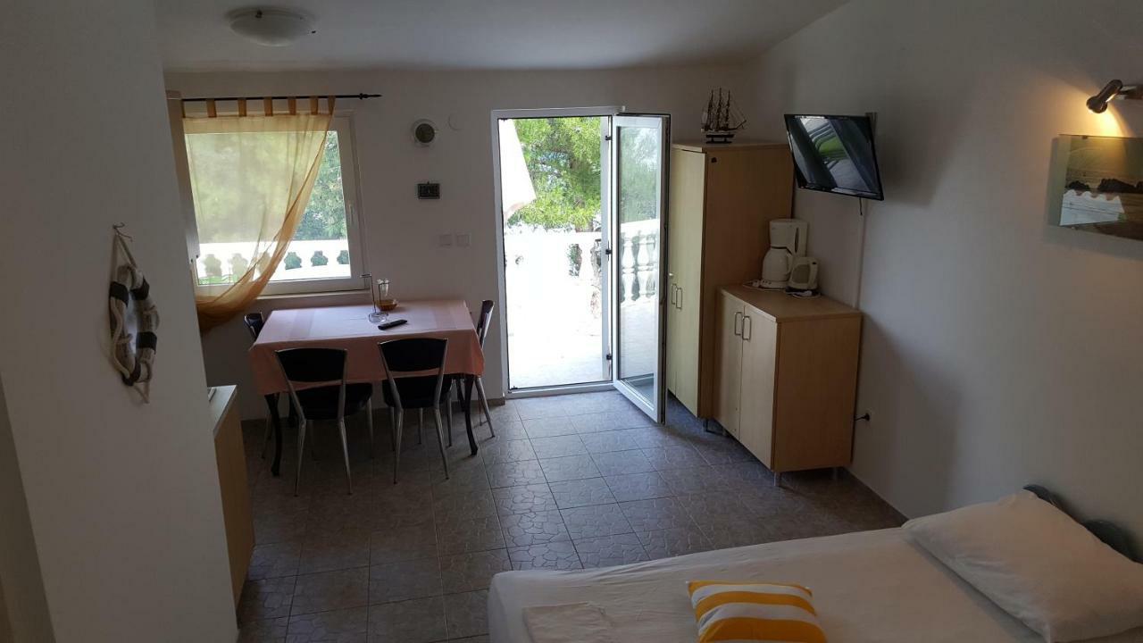 Apartment Viktor Sali Zewnętrze zdjęcie